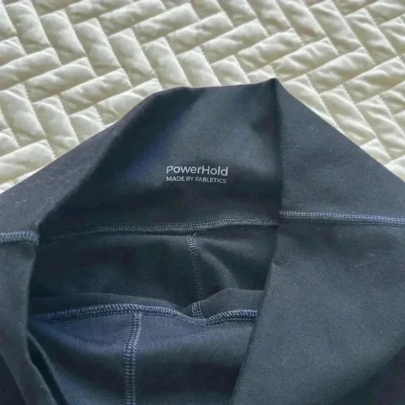 Fabletics - Picture 2 of 3